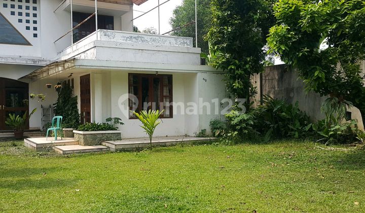 House with Large Land in Strategic Location in Cilandak, South Jakarta 2