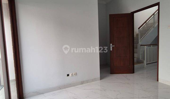 Rumah Baru Dalam Cluster 3 Lantai Lokasi Di Tb Simatupang 2