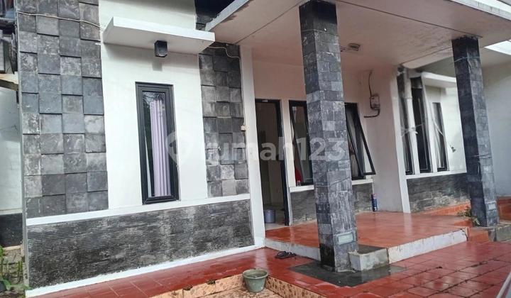 Rumah Bagus Bebas Banjir, Semi Furnished 2 Lantai Di Cinere