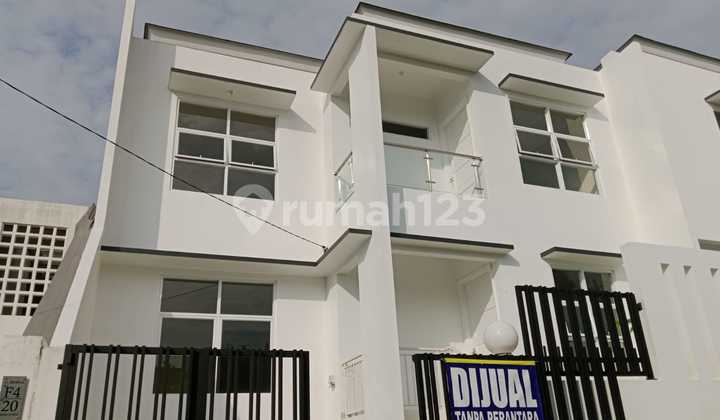 Rumah Baru 2 Lantai Dalam Komplek ,Lokasi Strategis Di Cinere Rumah Baru 2 Lantai Dalam Komplek ,Lokasi Strategis Di Cinere