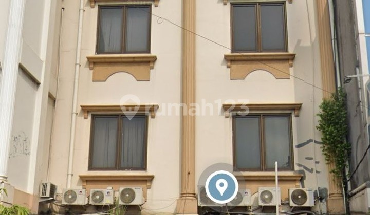 Ruko 4 Lantai lokasi Pinggir Jalan Raya Warung Buncit 