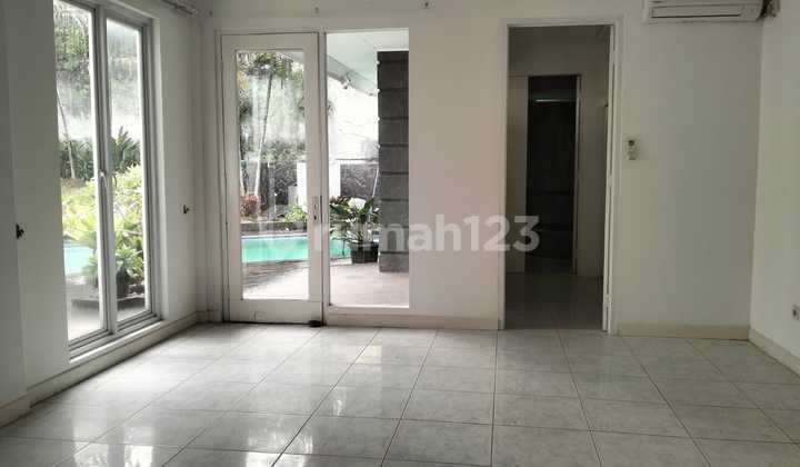 Rumah siap pakai 2 lantai fasilitas lengkap  Cilandak depan Citos 2