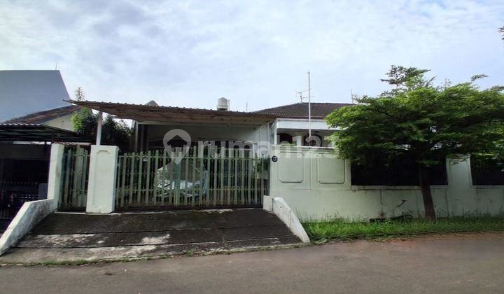 Rumah Posisi Hook, Akses Mudah Dalam Komplek Elite di Cinere
