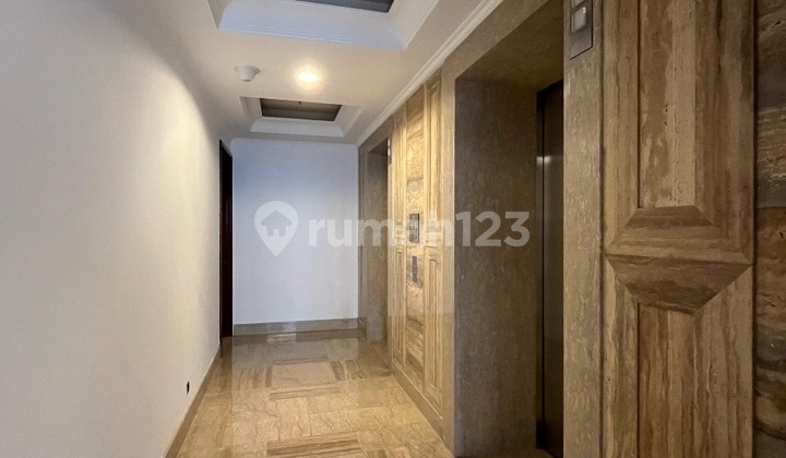 For Sale, District 8 For Sale, District 8