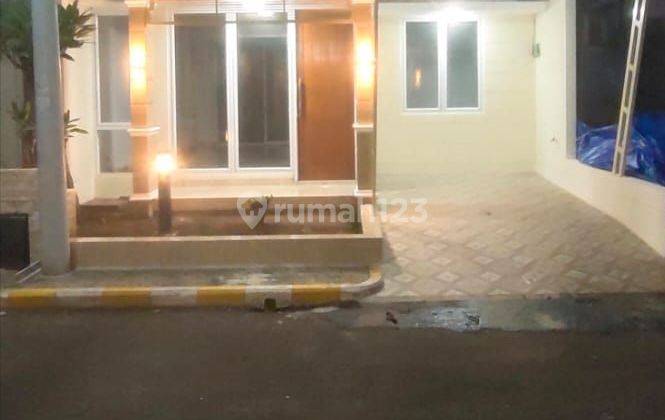 Rumah 2 Lantai Bagus Barat Shm Siap Huni Lokasi Cluster Gandul 2