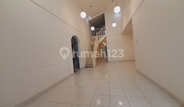 Rumah 1 1/2 Lantai Asri Bagus Dalam Komplek SHM Cinere Depok 2