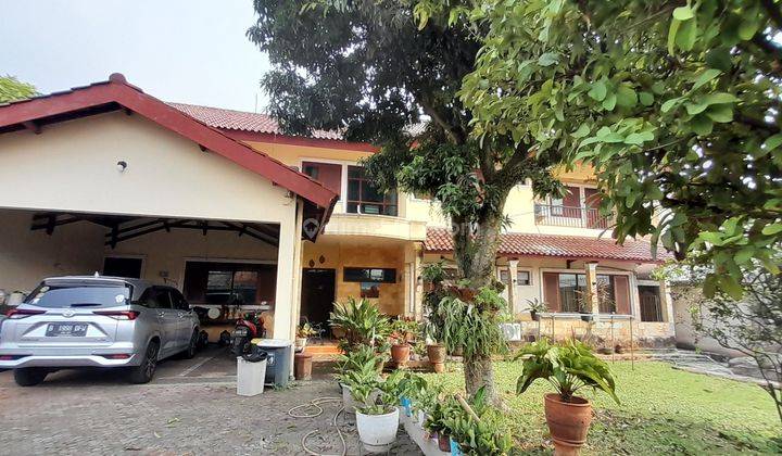 Dijual Rumah 2 Lantai Sudah Renovasi SHM Timur di Jalan Raya PLN 2