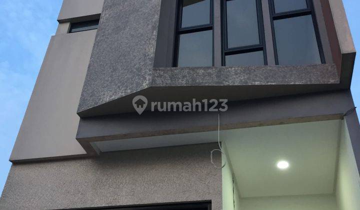 Rumah 2 lantai dekat dengan pintu tol sawangan 1