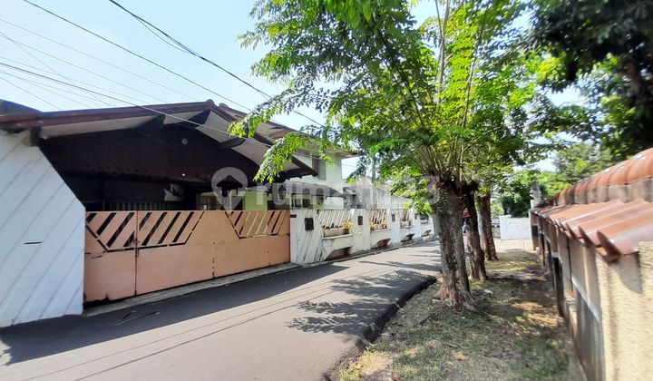 Rumah 2 Lantai SHM Butuh Renovasi di Jl pertanian jakarta selatan