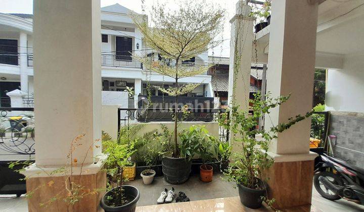 Dijual BU Rumah 2 Lantai Bagus Utara SHM di Komplek besar Cinere 1