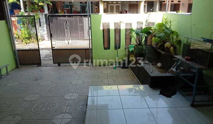 Dijual Rumah Butuh Minim Renovasi Unfurnished SHM Limo, Depok