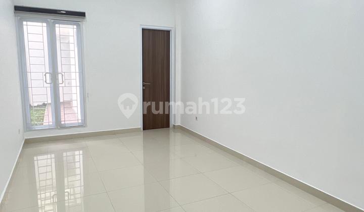 Disewakan Rumah Siap Huni Semi Furnished Dlm Komplek Besar Cinere 2