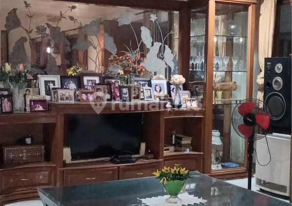 Rumah sewa murah ada Renovasi Shm Jl. Abdul Majid Raya jak-sel