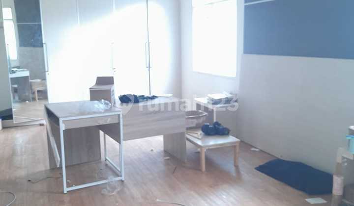 Disewakan Rumah untuk Gudang 1 Lantai Luas 1050Mtr Limo Depok 2