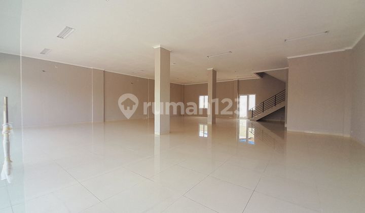 Disewakan Kantor 844.0 M² Semi Furnished HGB di Citeureup Bogor