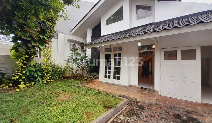 Rumah 1 1/2 Lantai Asri Bagus Dalam Komplek SHM Cinere Depok