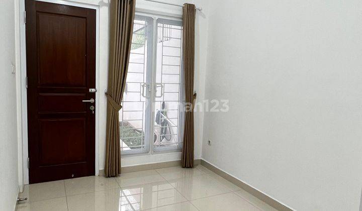 Disewakan Rumah Siap Huni Semi Furnished Dlm Komplek Besar Cinere 1