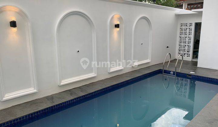 Siap Huni Ada Swimming Pool Rumah Baru di Joglo 1