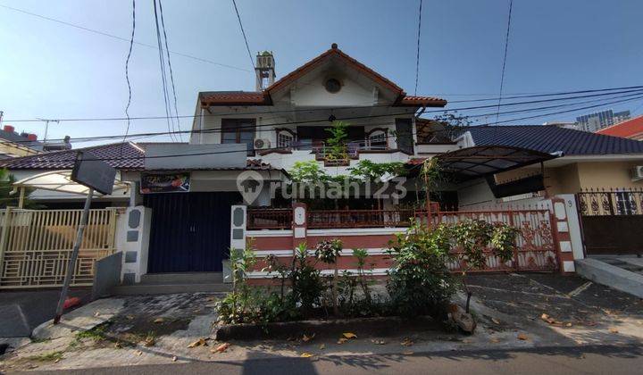 Rumah di Jalan Tanjung Duren Timur V Lokasi Strategis 1