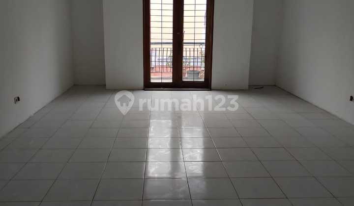 Nice Ruko Bintaro, South Tangerang 180 m2 Freehold Title 2