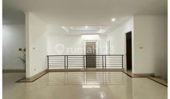 Rumah Bagus Unfurnished SHM Kemang, Jakarta Selatan 2