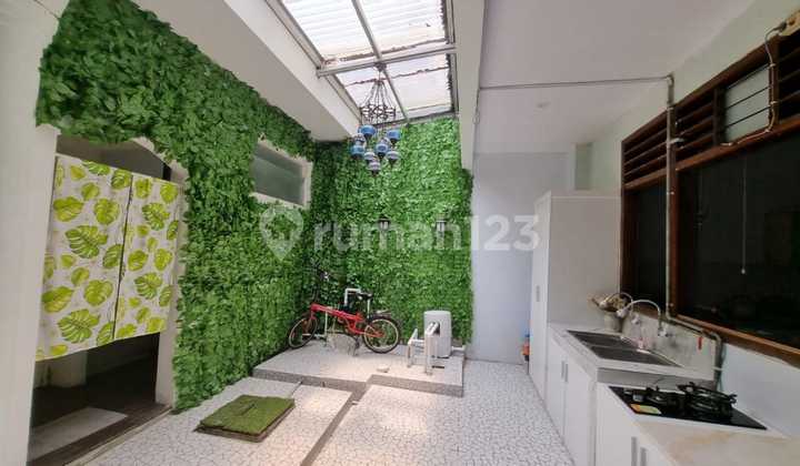 Rumah Bagus Unfurnished SHM Menteng, Jakarta Pusat 2