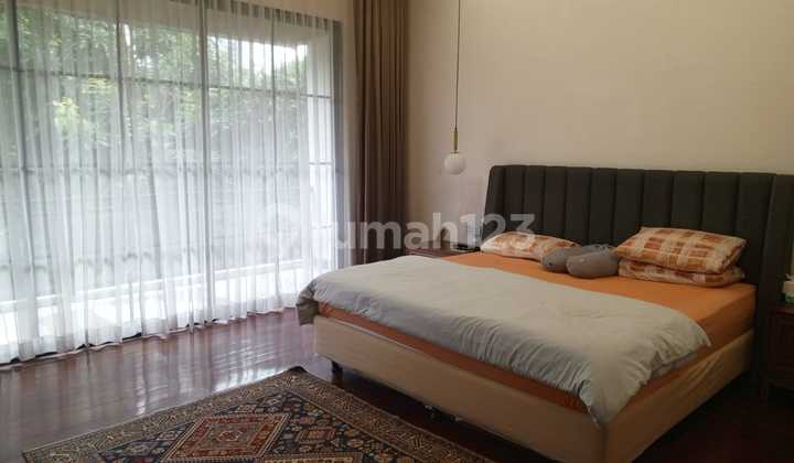 Full Furnished, Rumah, 3 Lantai, SHM, Bebas Banjir 2