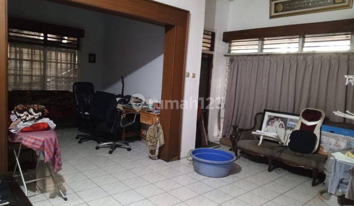 Rumah Lama di Area Komerisal di Pos Pengumben, Jakarta Barat 2