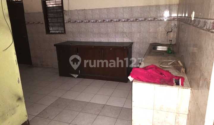 Old house with SHM land calculation, Kebon Jeruk, West Jakarta 2