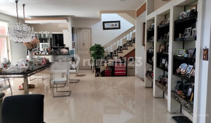 Rumah Bagus Furnished SHM Pondok Indah, Jakarta Selatan 2