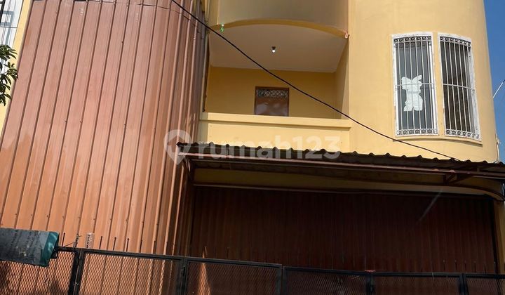 For Rent: 3-Story Strategic Shop House for Business Location on Main Road and Opposite Primaya Hospital, Tangerang