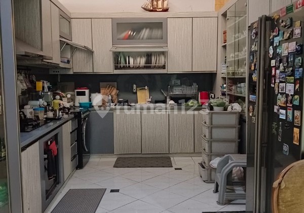 Rumah Hunian 5 Kamar Tidur di Pejaten, Jakarta Selatan 2