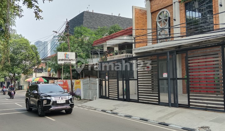 Sell 3-Story House in Setiabudi, Freehold Title 2