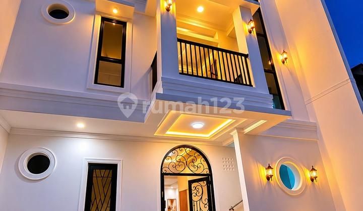 Exclusive and New Women-Only Boarding House in Cilandak, Near JIS Exclusive and New Women-Only Boarding House in Cilandak, Near JIS