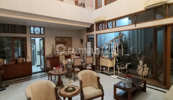 Rumah 2 Lantai Lokasi Strategis