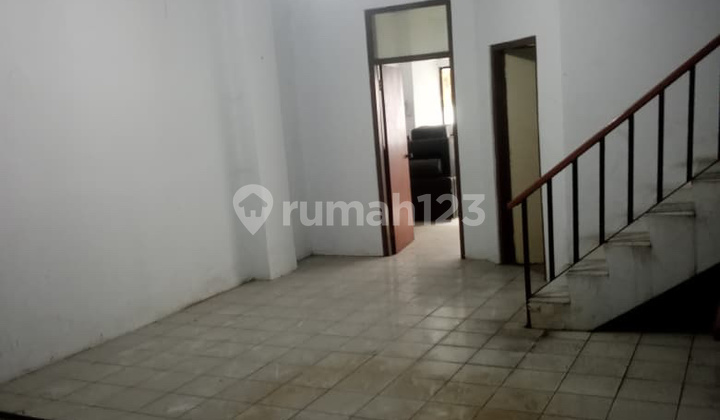 For Sale Cheap Shop House 4 Floors Strategic Location Pinangsia Central Jakarta 2