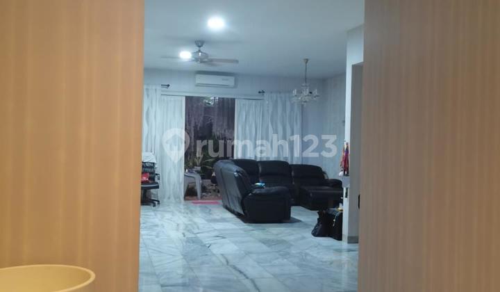 Rumah Tinggal 2 Lantai Di Perumahan Lippo Karawaci