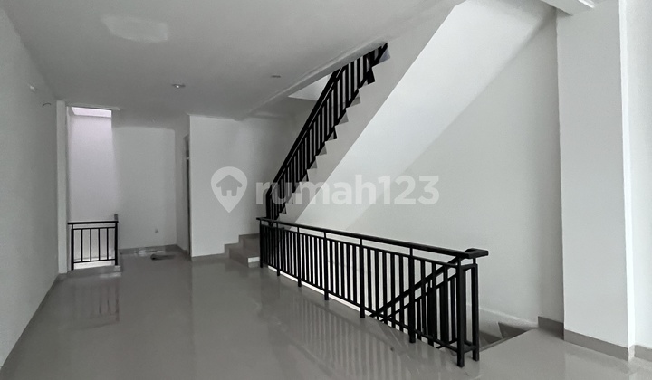 For Rent: Osaka Shop House PIK2, 3-Story Building