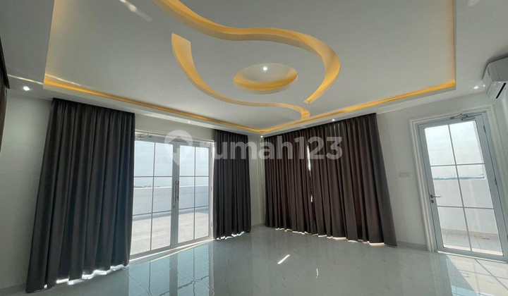 FOR SALE RUMAH MEWAH PIK1 FASILITAS KOLAM RENANG 