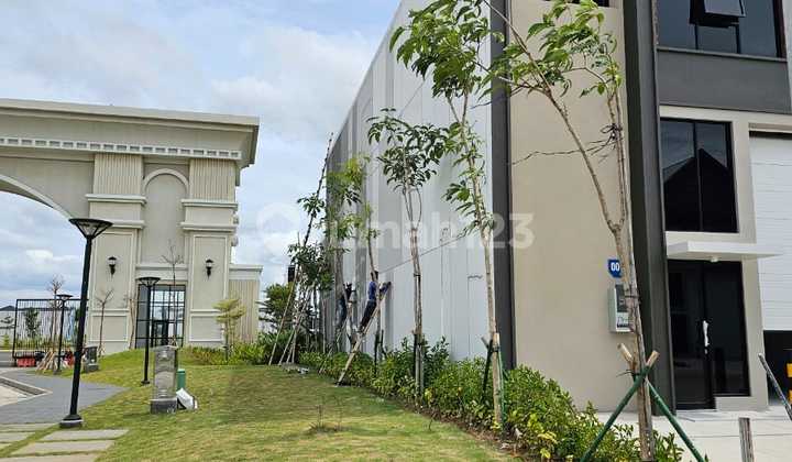 Disewakan Brand New Gudang Hoek Bizzpark Pik2