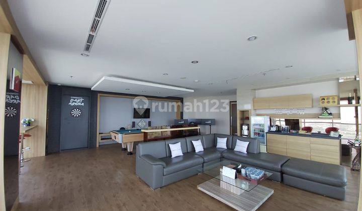 Private Office Space Semi Furnished di The Suites Tower Pik 2