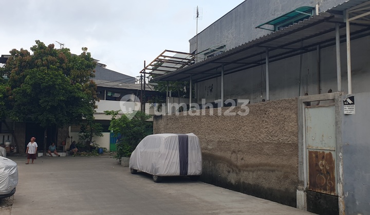 Corner House in Jelambar Pakuwon - West Jakarta 2