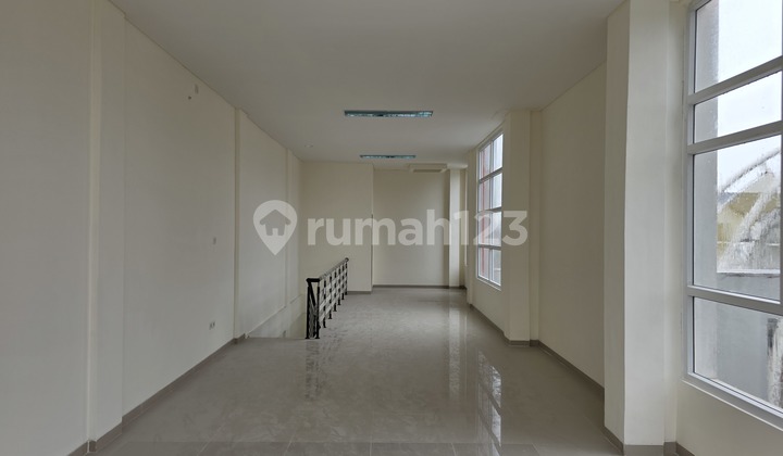 2-Storey Shophouse Right at the Entrance Gate of Serpong Garden 2 Cluster 2