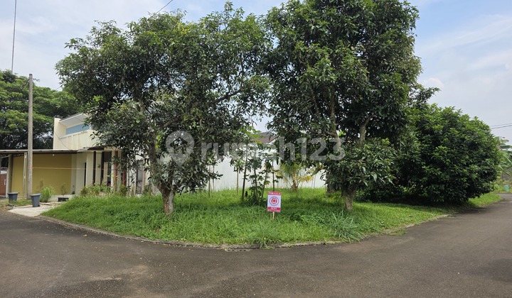 Selling super duper cheap Corner Lot in Bale Tirta Warna near BSD. Selling super duper cheap Corner Lot in Bale Tirta Warna near BSD.