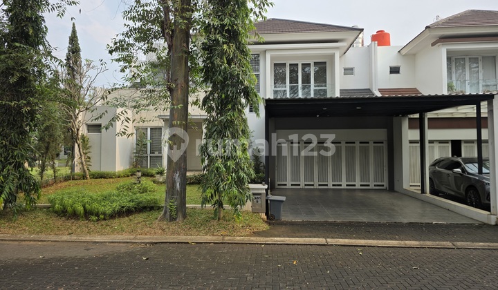 Rumah luas megah asri di kawasan premium De Park di BSD Rumah luas megah asri di kawasan premium De Park di BSD