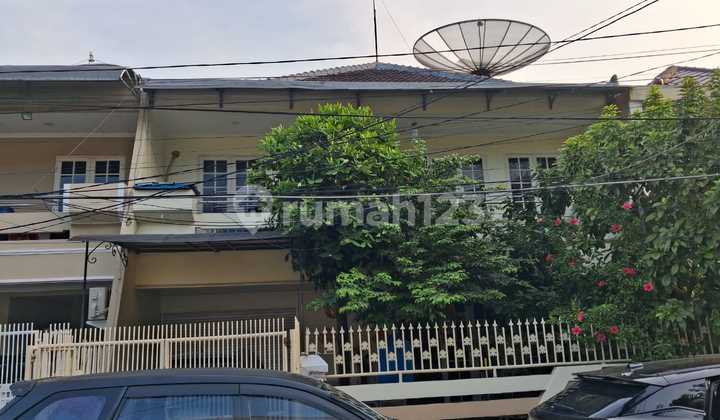 Pluit 2 Lantai 200m2 Siap Huni Dalam Komplek