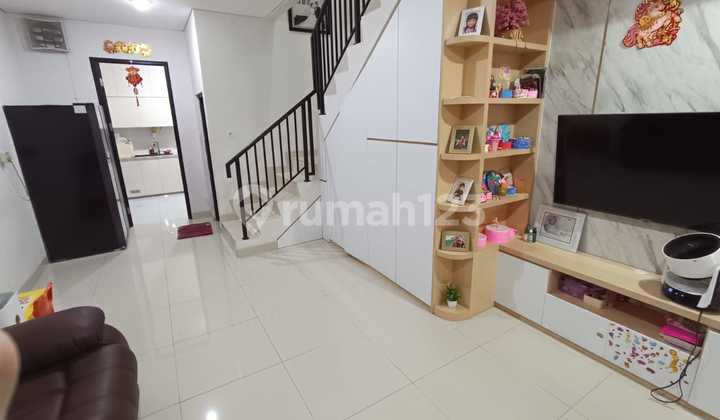 Royal Palm House Cengkareng