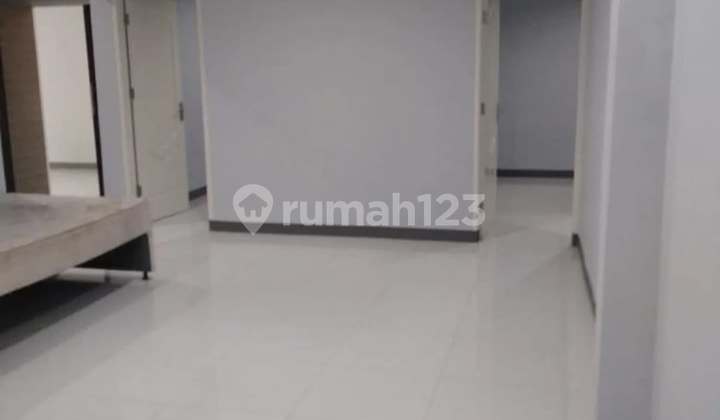 HOUSE FOR RENT, READY TO OCCUPY, ON CIPAYUNG STREET, KEBAYORAN BARU, SOUTH JAKARTA 2