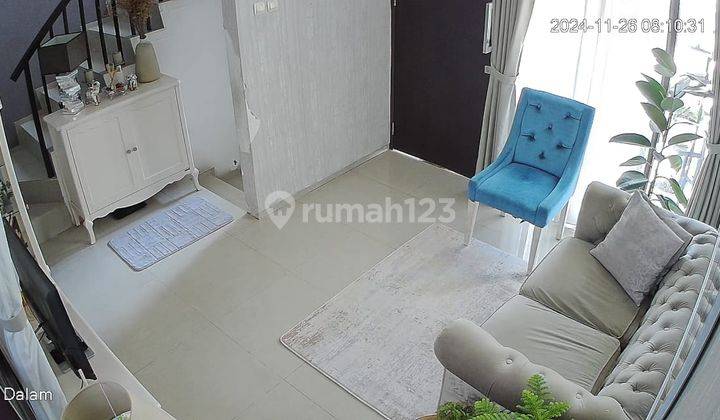 Dijual Rumah 2 Lantai Semi Furnish Bagus Full Renovasi di Golden City, Bekasi Utara 2