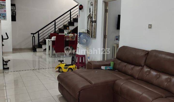 Dijual Rumah Rapi Dan Siap Huni di Bulevar Hijau  2